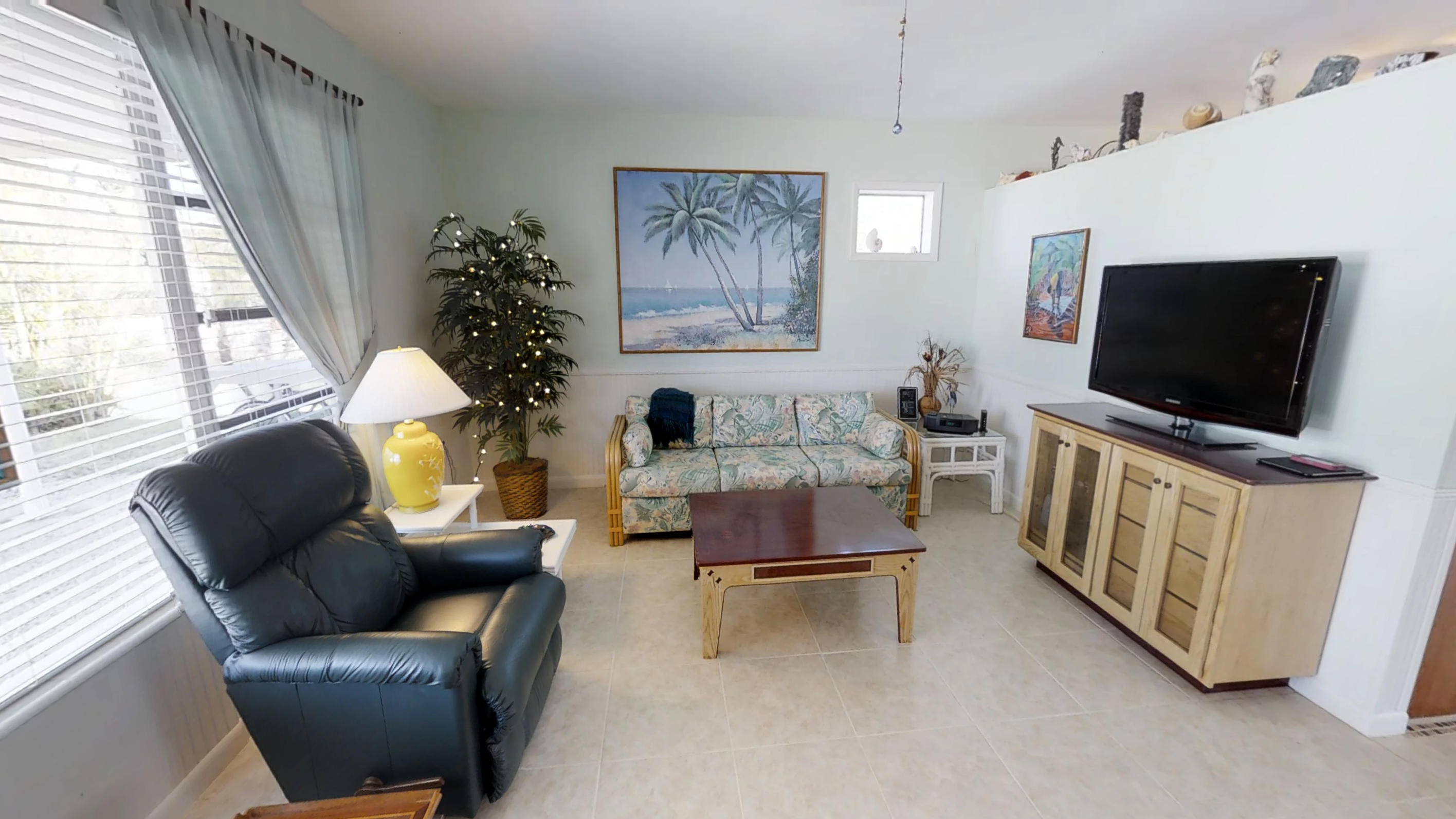 3869 Gillott Road Big Pine Key, FL 33043 - Photo 8 of 33 Living room