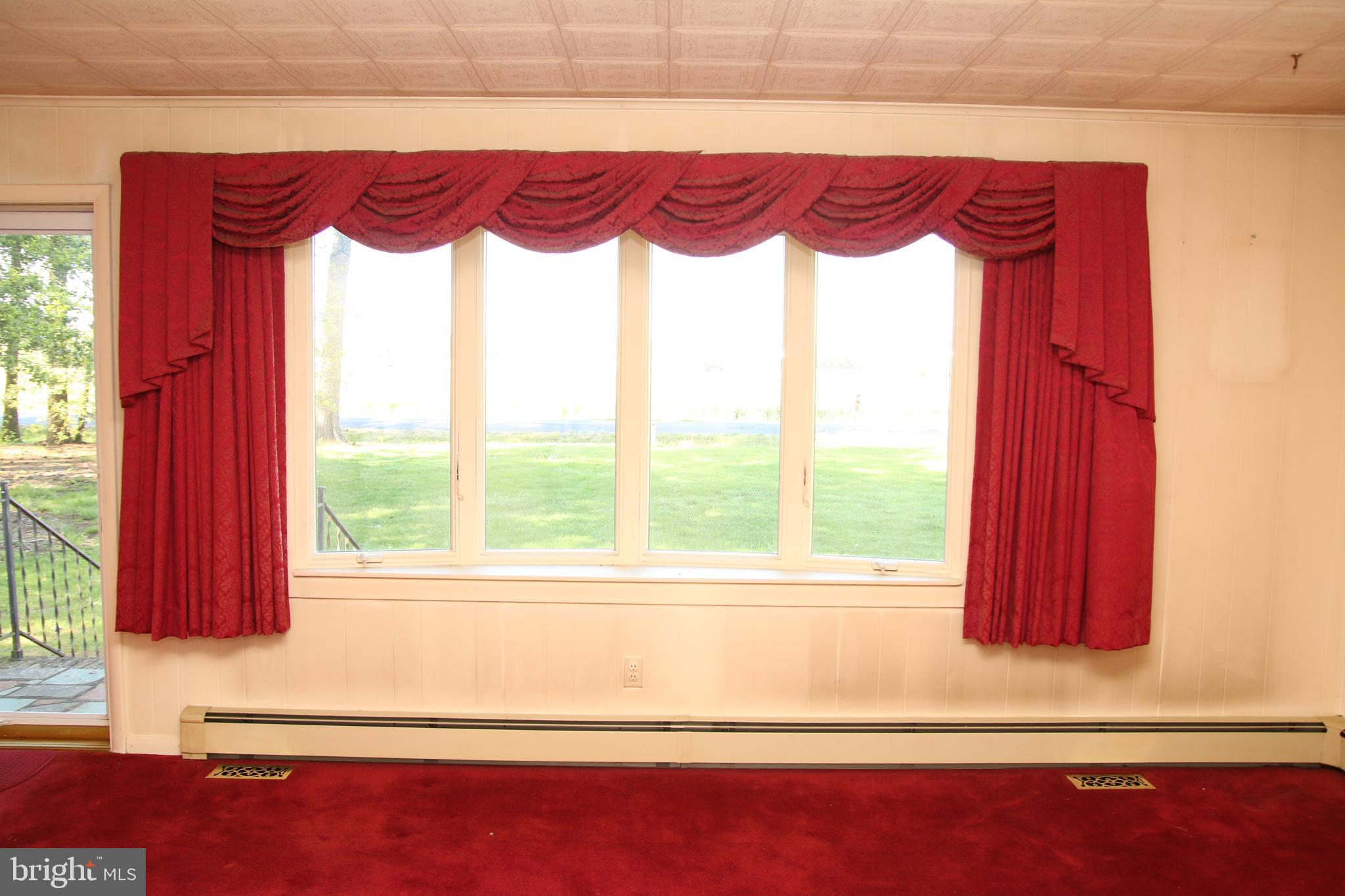 3540 Sheephouse Road Pocomoke City, MD 21851 - Photo 19 of 43 Living Room window