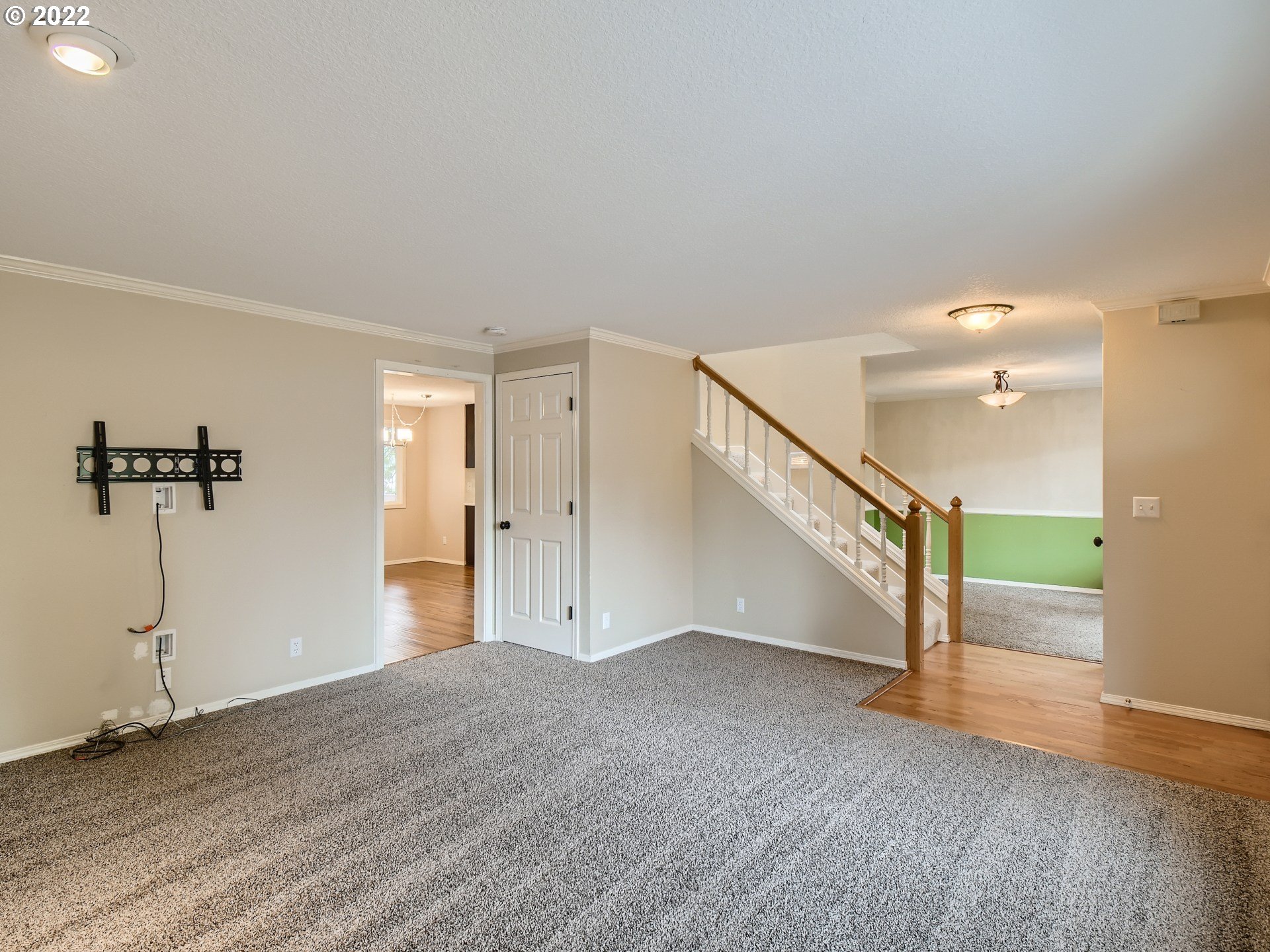 16813 Southwest Hargis Road Beaverton, OR 97007 - Photo 5 of 31 Gallery Image 5