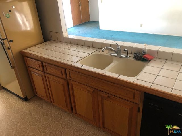 a close view of sink