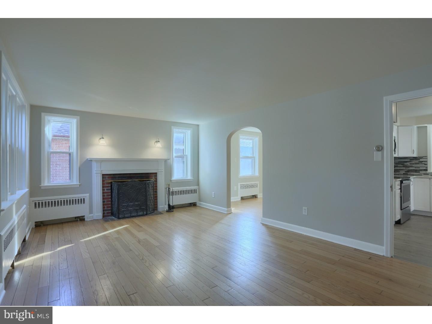 424 March Street Shillington, PA 19607 - Photo 4 of 25 Living Room