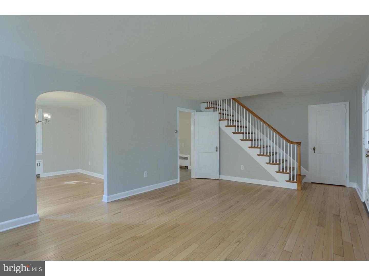 424 March Street Shillington, PA 19607 - Photo 6 of 25 Living Room