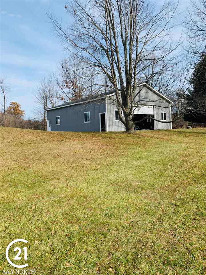 4563 General Squier Road Dryden, MI 48428 - Photo 45 of 53 50000941-44.JPG