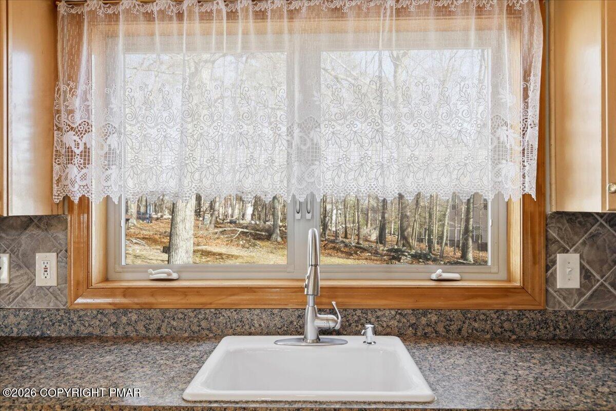 110 Bexhill Court Bushkill, PA 18324 - Photo 27 of 51 42-Photo-41