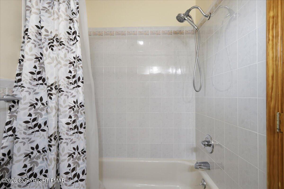 110 Bexhill Court Bushkill, PA 18324 - Photo 34 of 51 49-Photo-48