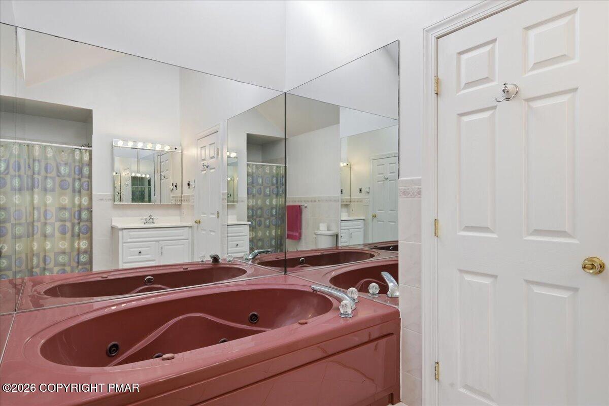 110 Bexhill Court Bushkill, PA 18324 - Photo 41 of 51 56-Photo-55