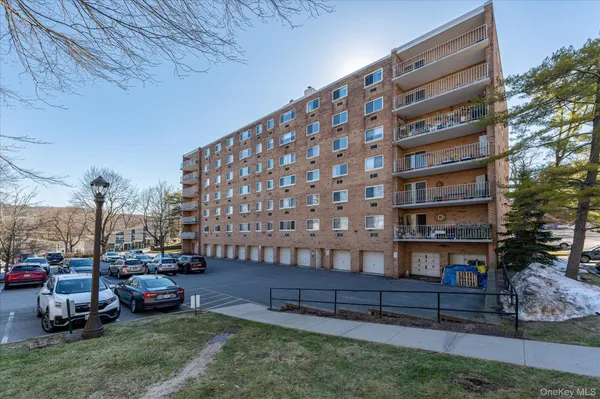 $450,000 | 414 Benedict Avenue, Unit 3B, Tarrytown, NY 10591