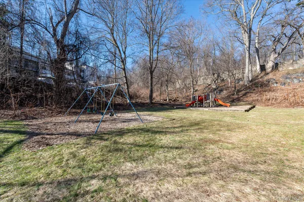 $450,000 | 414 Benedict Avenue, Unit 3B, Tarrytown, NY 10591