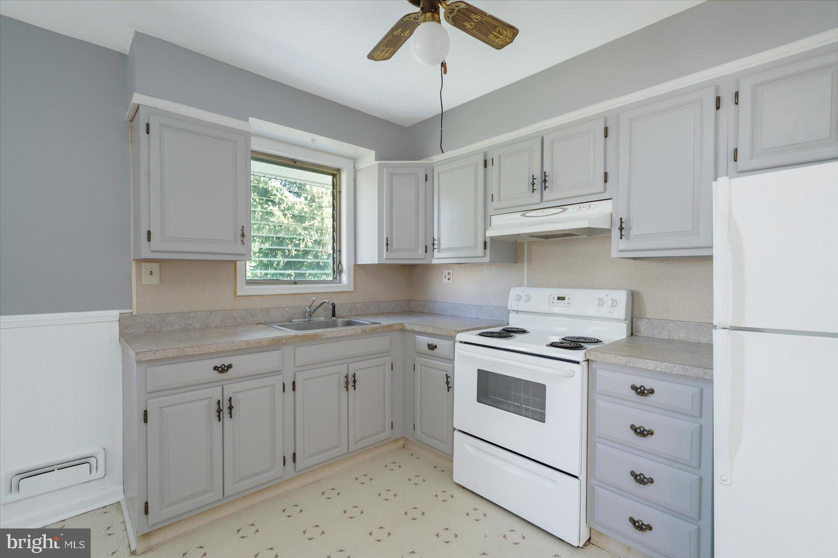 27 East Ridgely Road Lutherville-Timonium, MD 21093 - Photo 16 of 38 Gallery Image 16
