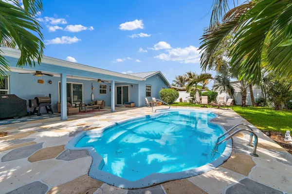 $775,000 | 106 Chapel Lane, Tequesta, FL 33469