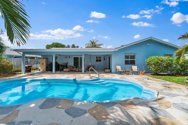 $775,000 | 106 Chapel Lane, Tequesta, FL 33469