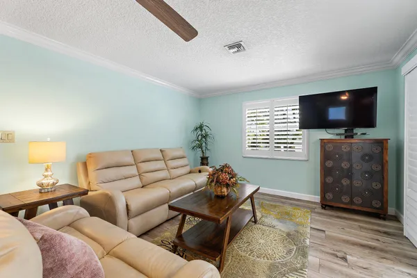 $775,000 | 106 Chapel Lane, Tequesta, FL 33469