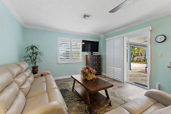 $775,000 | 106 Chapel Lane, Tequesta, FL 33469