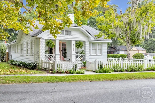 $3,200 | 1108 Bonaventure Road, Savannah, GA 31404
