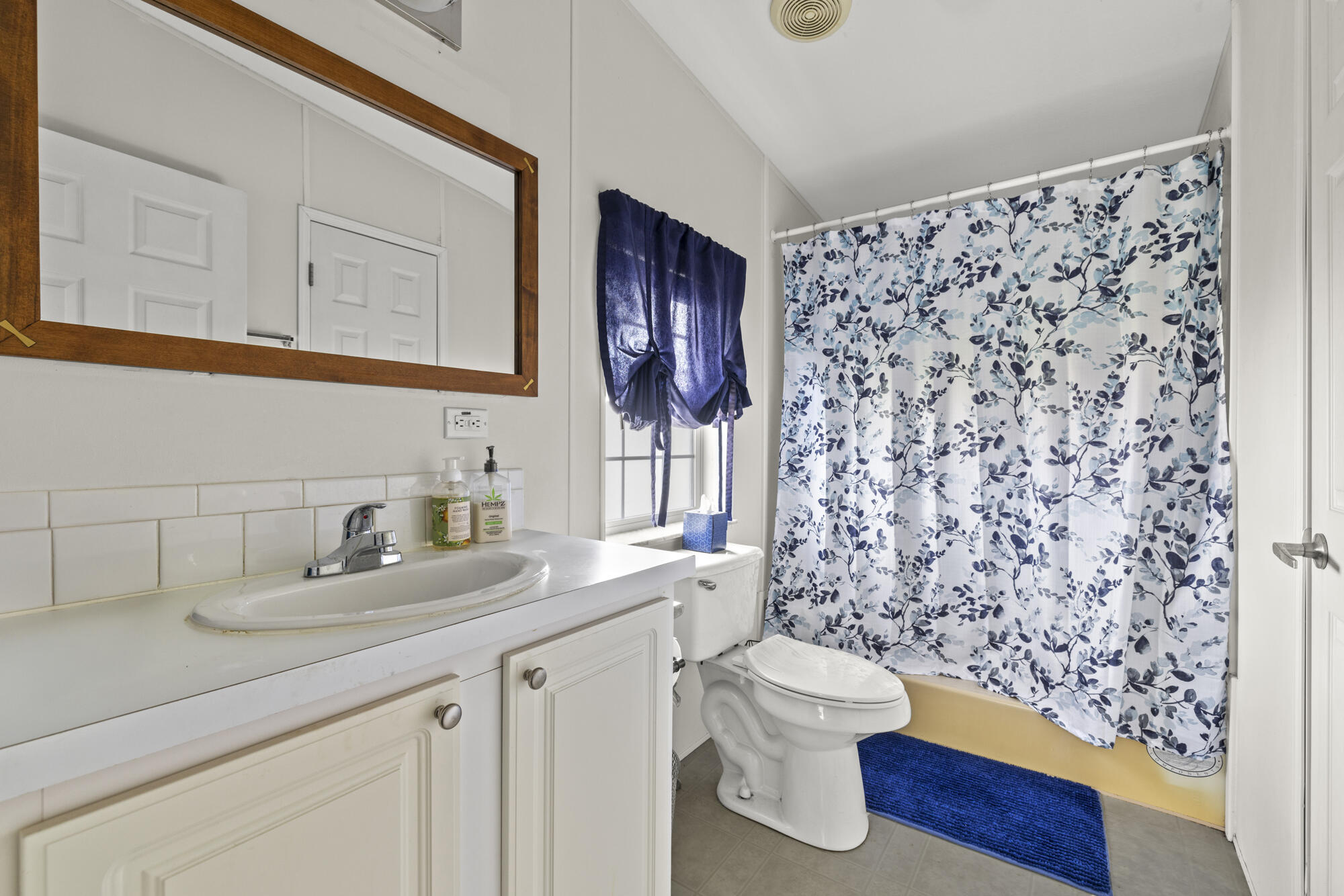 237 Southeast Easy Street Stuart, FL 34994 - Photo 11 of 15 13_0h8a8032