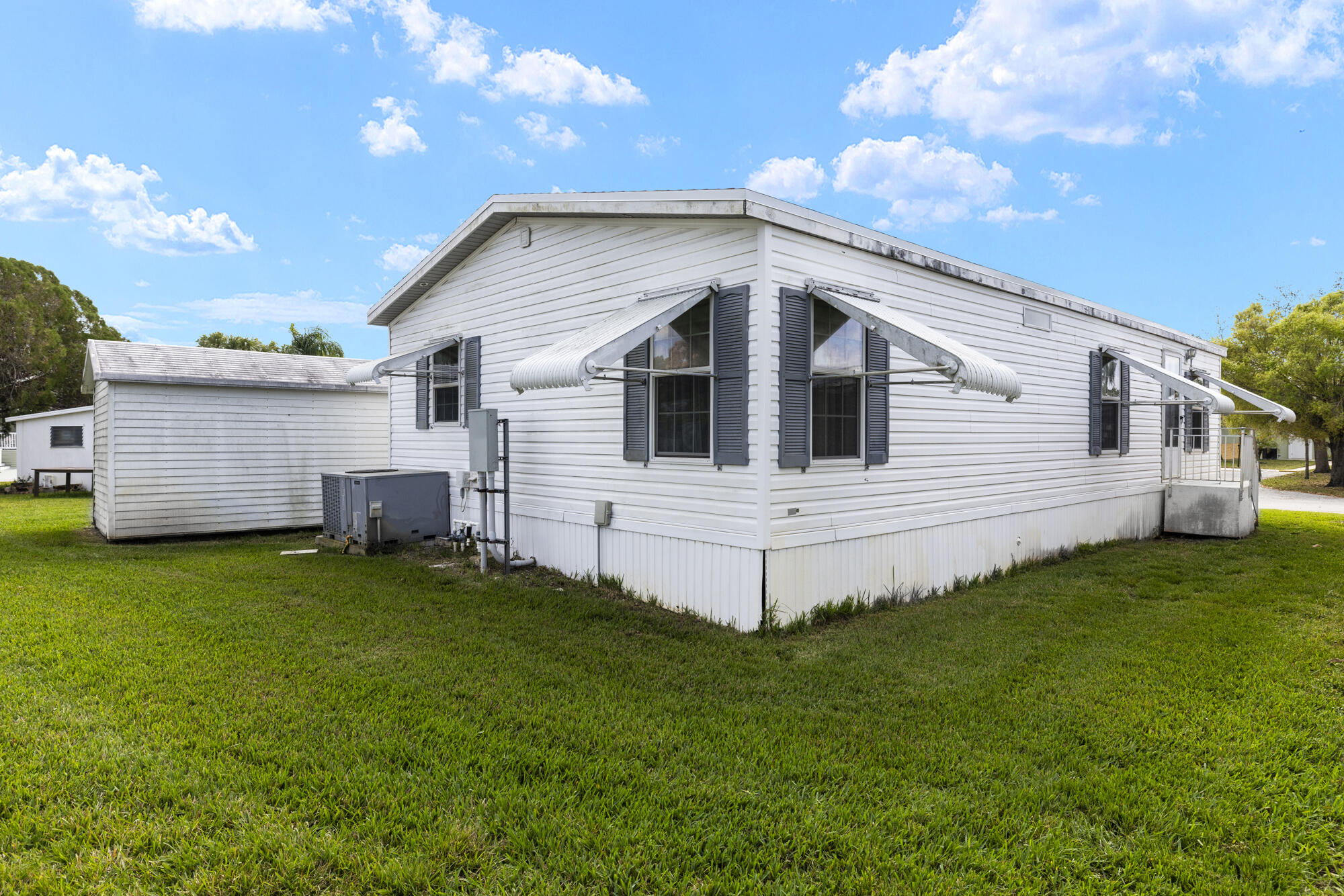 237 Southeast Easy Street Stuart, FL 34994 - Photo 15 of 15 17_0h8a8059