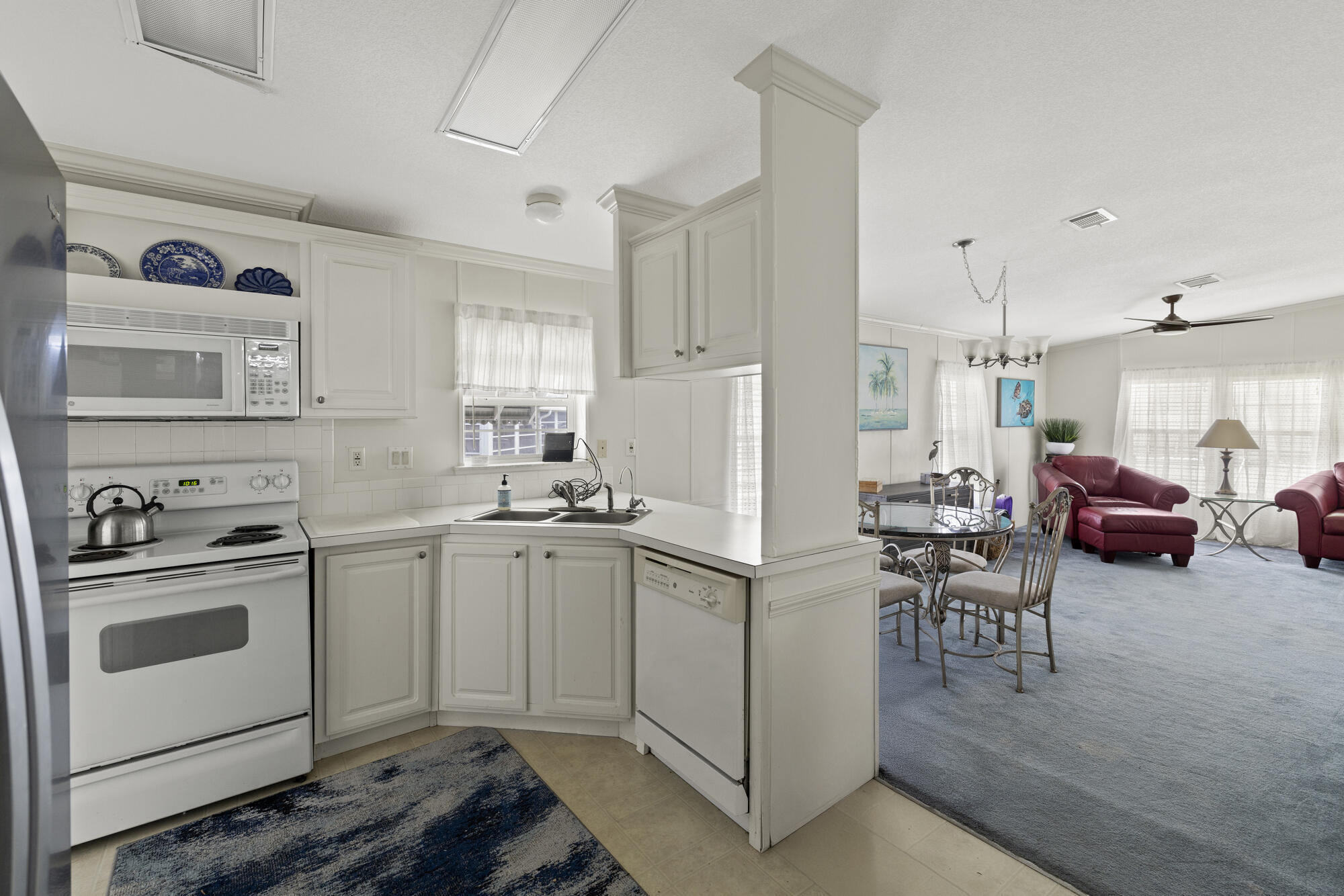 237 Southeast Easy Street Stuart, FL 34994 - Photo 8 of 15 10_0h8a8047