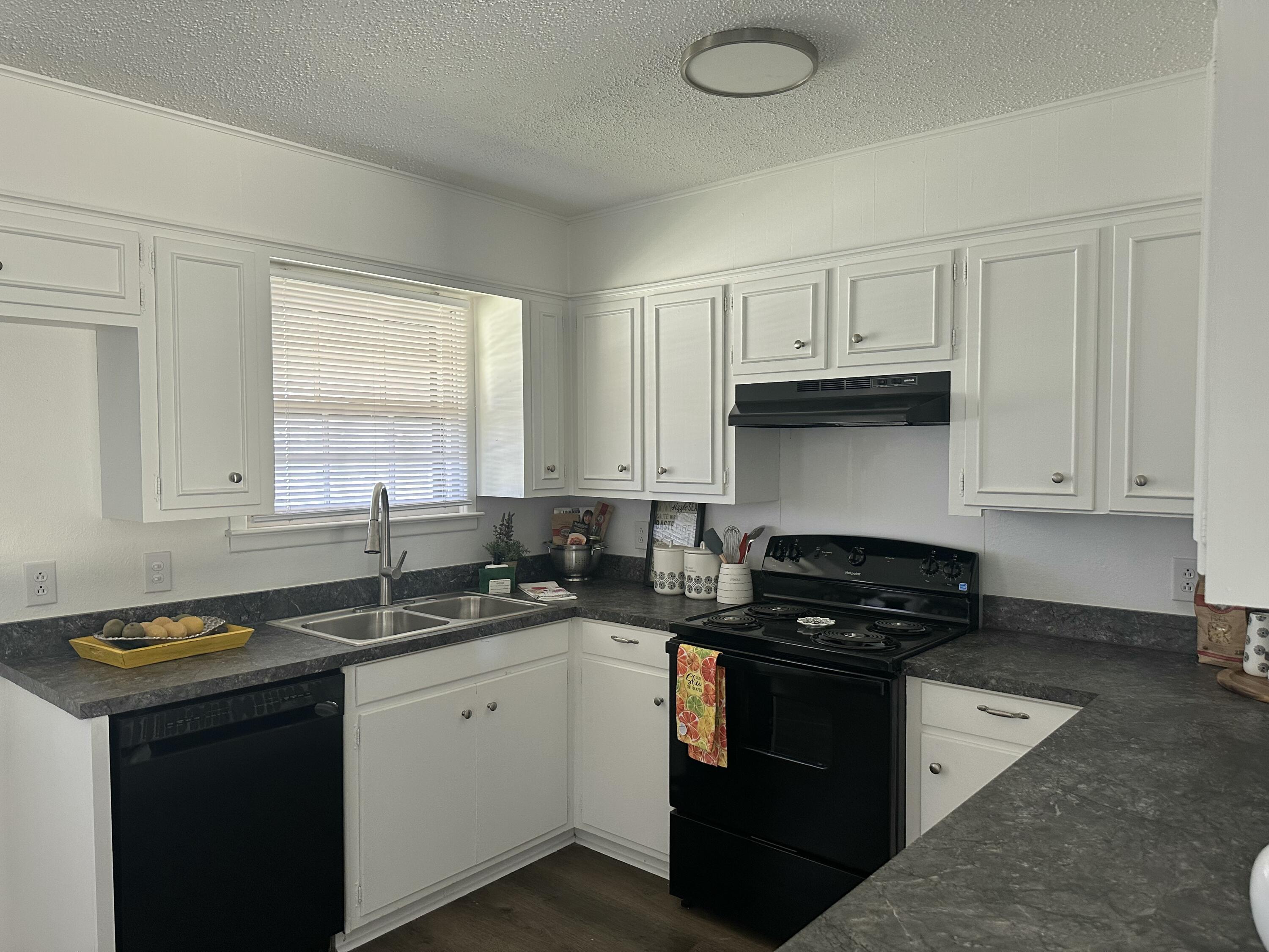 5318 48th Street Lubbock, TX 79414 - Photo 2 of 15 IMG_0198