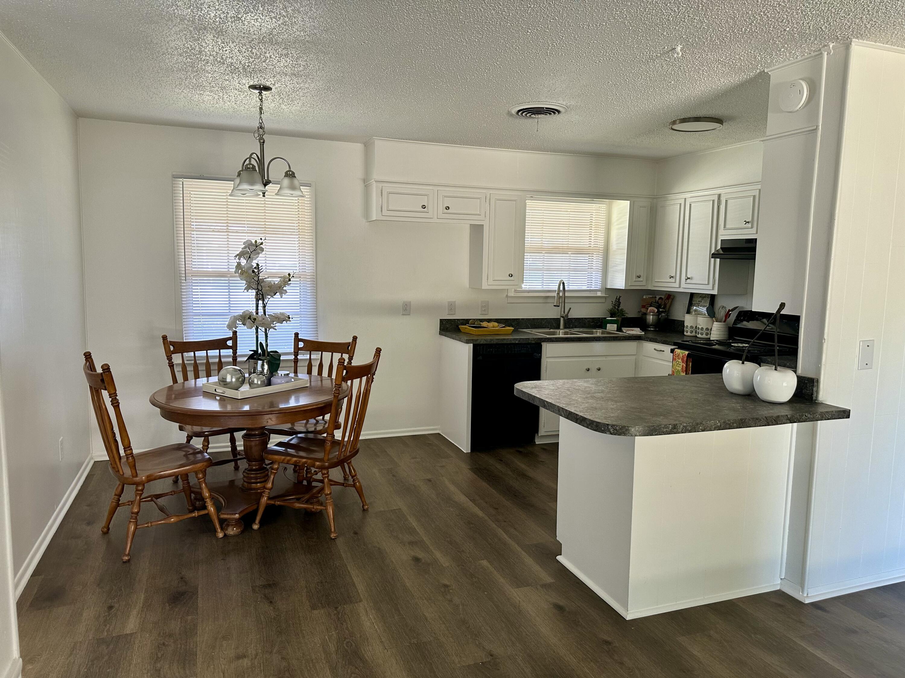 5318 48th Street Lubbock, TX 79414 - Photo 3 of 15 IMG_0206