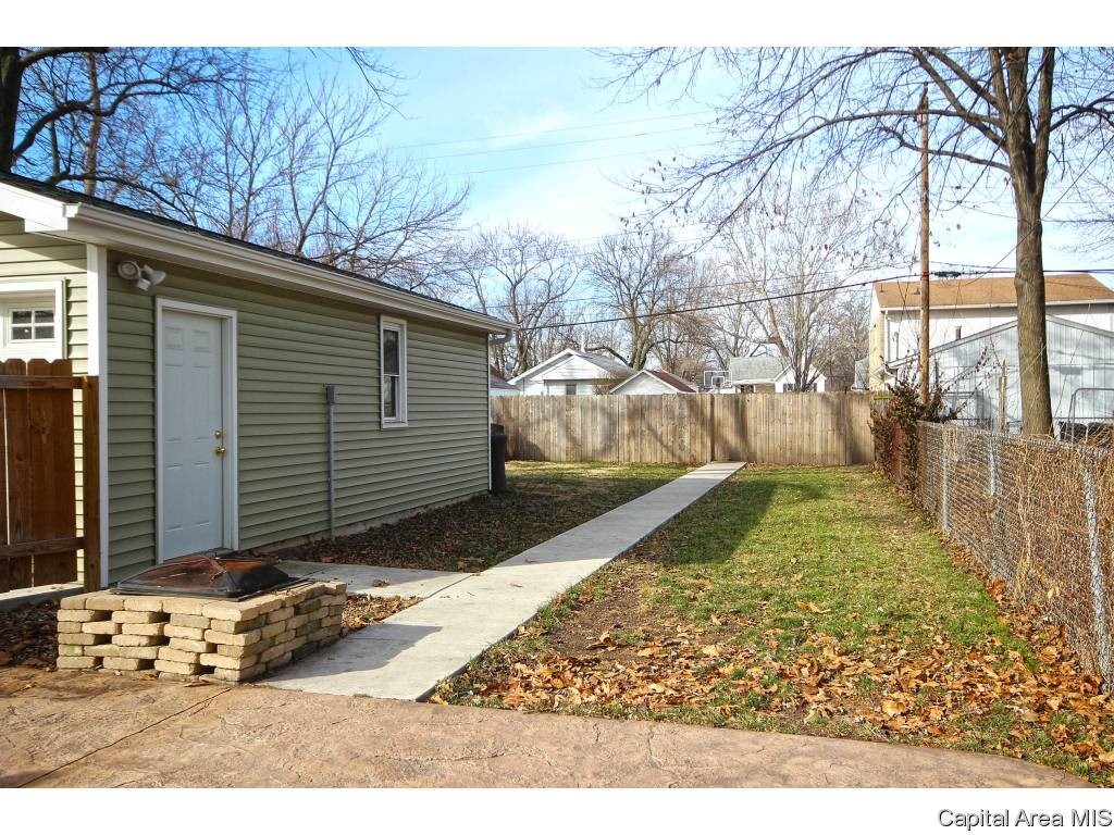 1609 South Walnut Street Springfield, IL 62704 - Photo 29 of 32