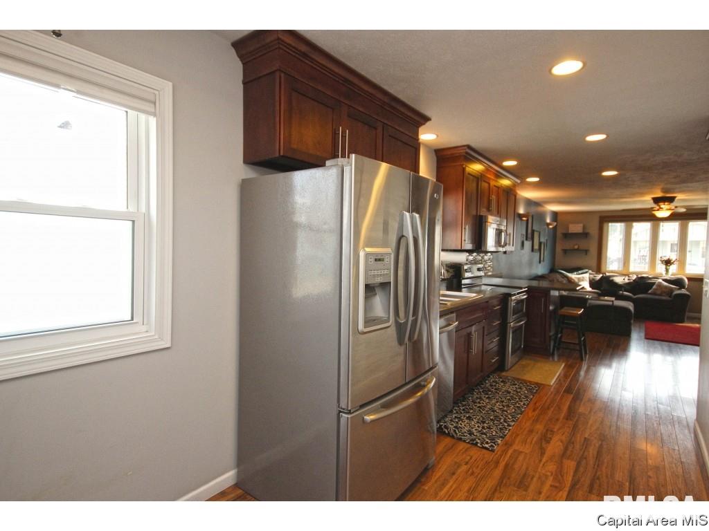 1609 South Walnut Street Springfield, IL 62704 - Photo 8 of 32