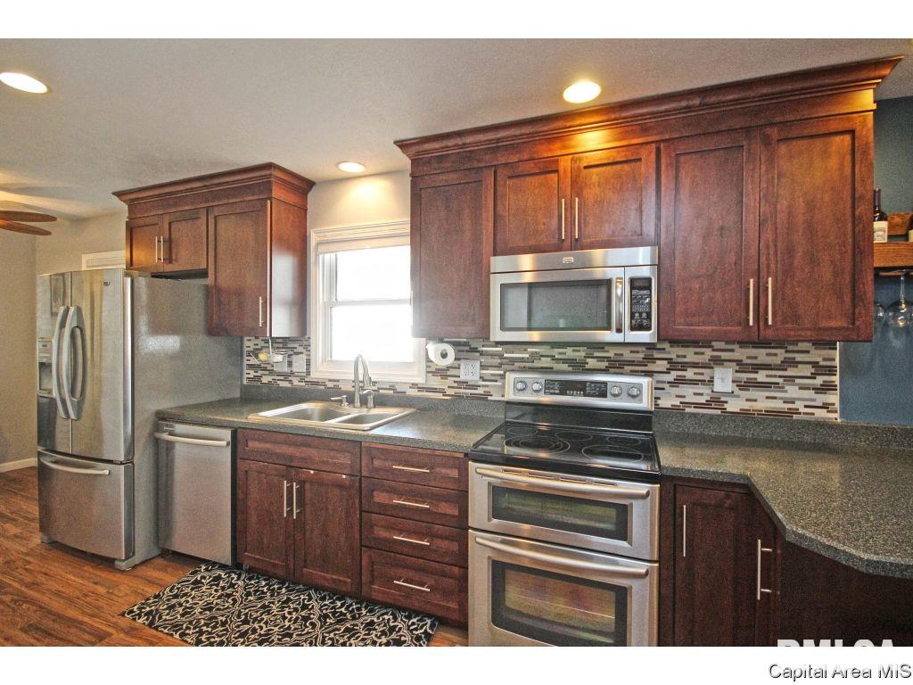 1609 South Walnut Street Springfield, IL 62704 - Photo 9 of 32
