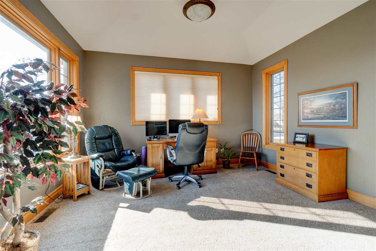 1418 Ridgeview Court Washington, IA 52353 - Photo 11 of 50 Gallery Image 11