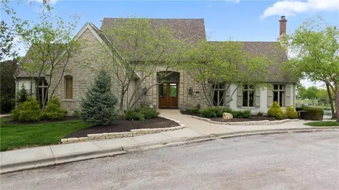 $775,000 | 5704 West 146th Street, Overland Park, KS 66223