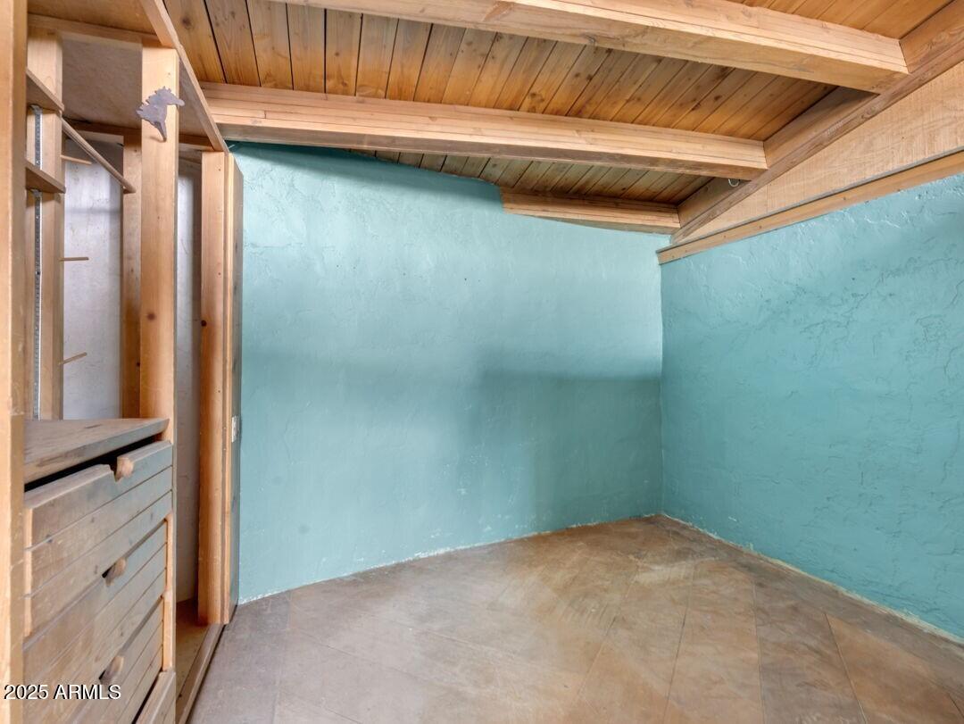 14050 East Ridge Way Dewey, AZ 86327 - Photo 18 of 42 018_closet area
