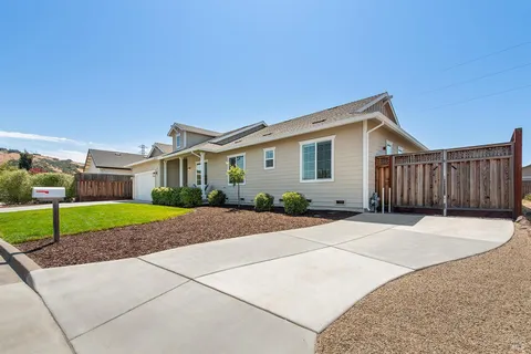 $1,195,000 | 114 Oxford Court, Santa Rosa, CA 95403