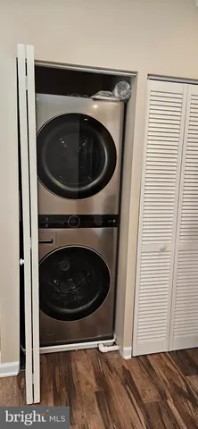 a close up view of washer and dryer