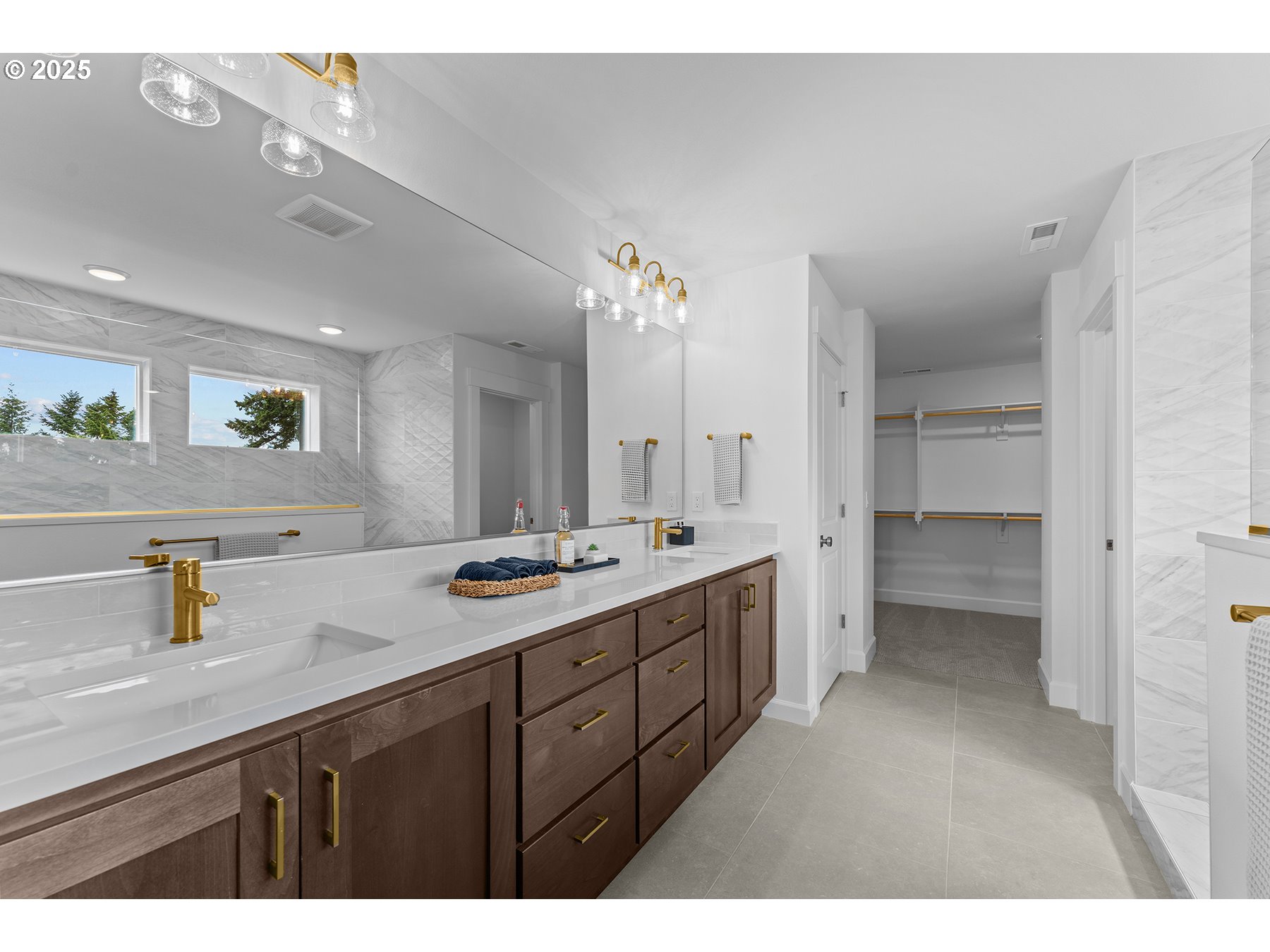 2134 Eleanor Road West Linn, OR 97068 - Photo 25 of 30 Owner's Suite Bathroom