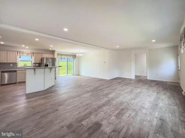 a bathroom with a tub