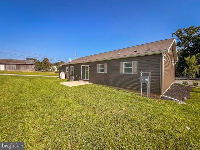 a house view with a outdoor space