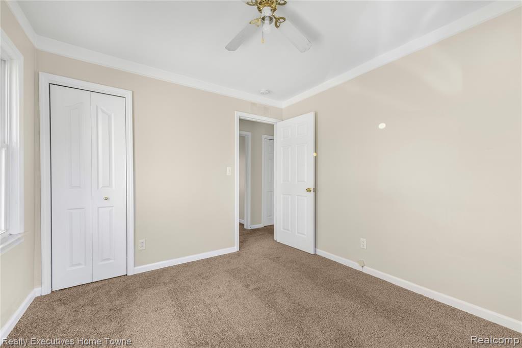 27336 Ridgewood Street Roseville, MI 48066 - Photo 9 of 24