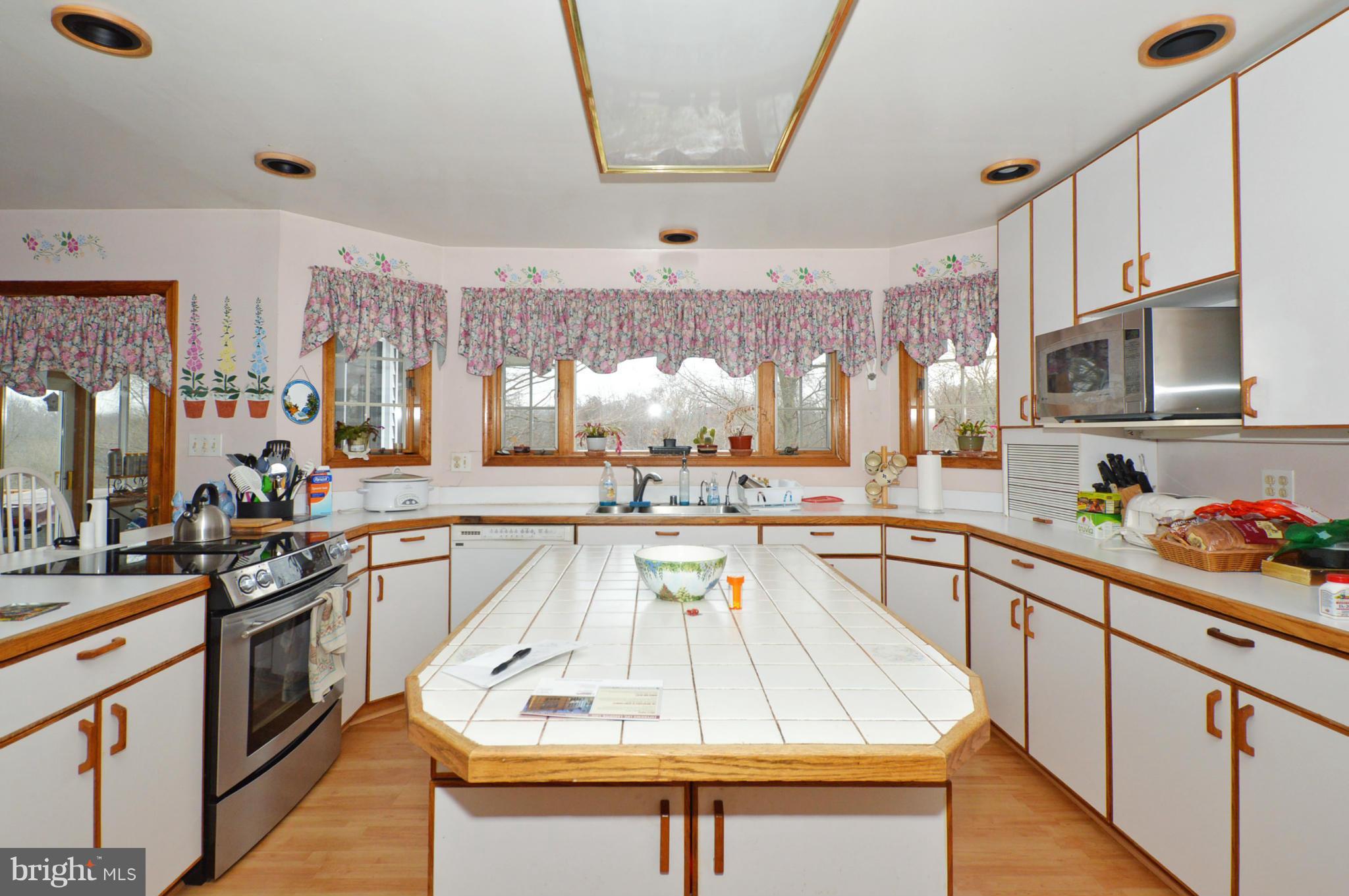 14214 Robcaste Road Phoenix, MD 21131 - Photo 12 of 30 Kitchen