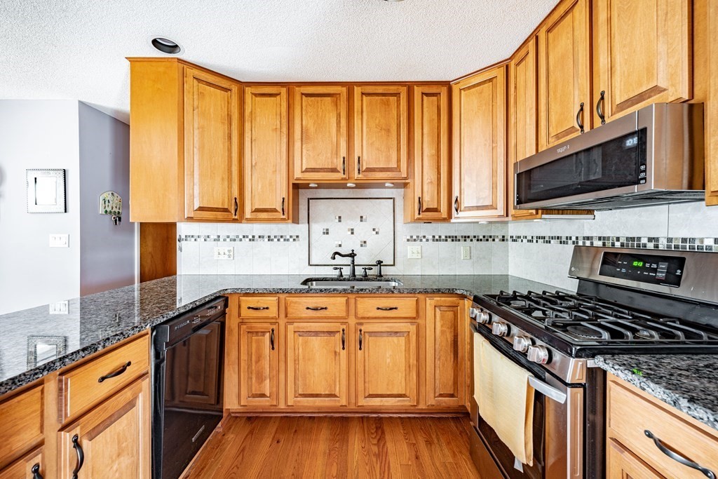 15 Channing Road East Longmeadow, MA 01108 - Photo 8 of 26