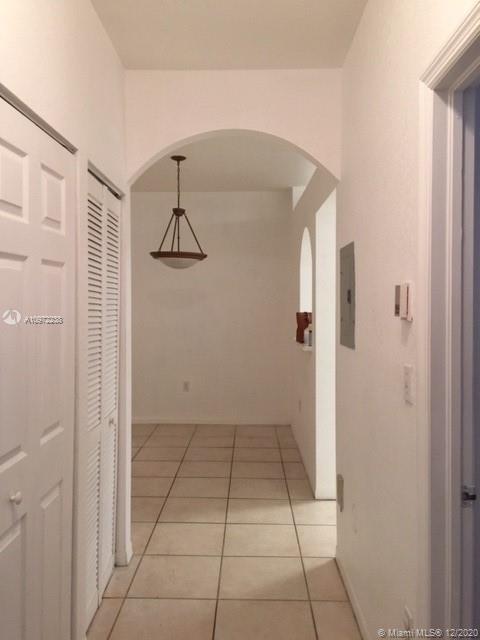 6912 Northwest 179th Street, Unit 1063 Hialeah, FL 33015 - Photo 5 of 20