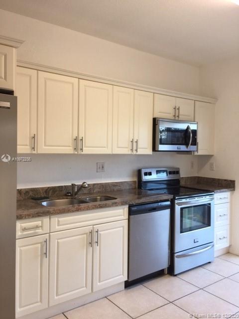 6912 Northwest 179th Street, Unit 1063 Hialeah, FL 33015 - Photo 7 of 20