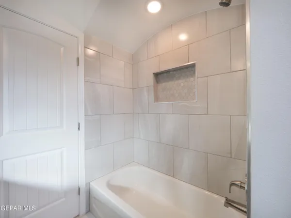 $304,950 | 129 Windmill, Santa Teresa, NM 88008