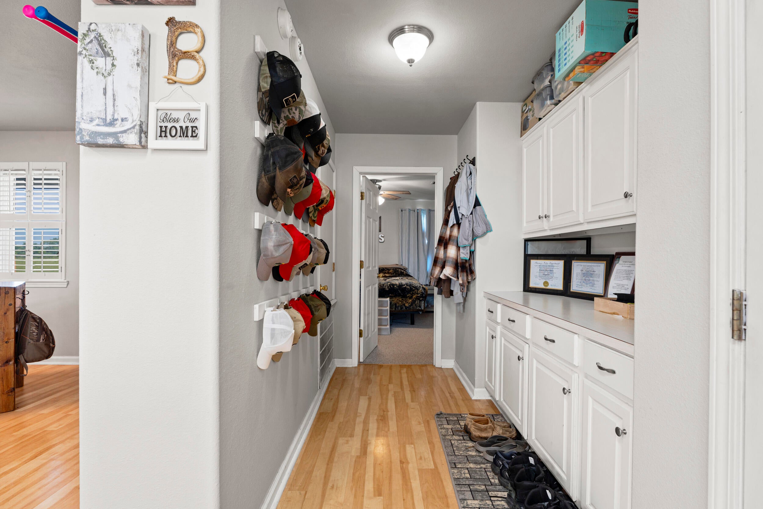 439990 East 180 Road Bluejacket, OK 74333 - Photo 19 of 46 Hallway