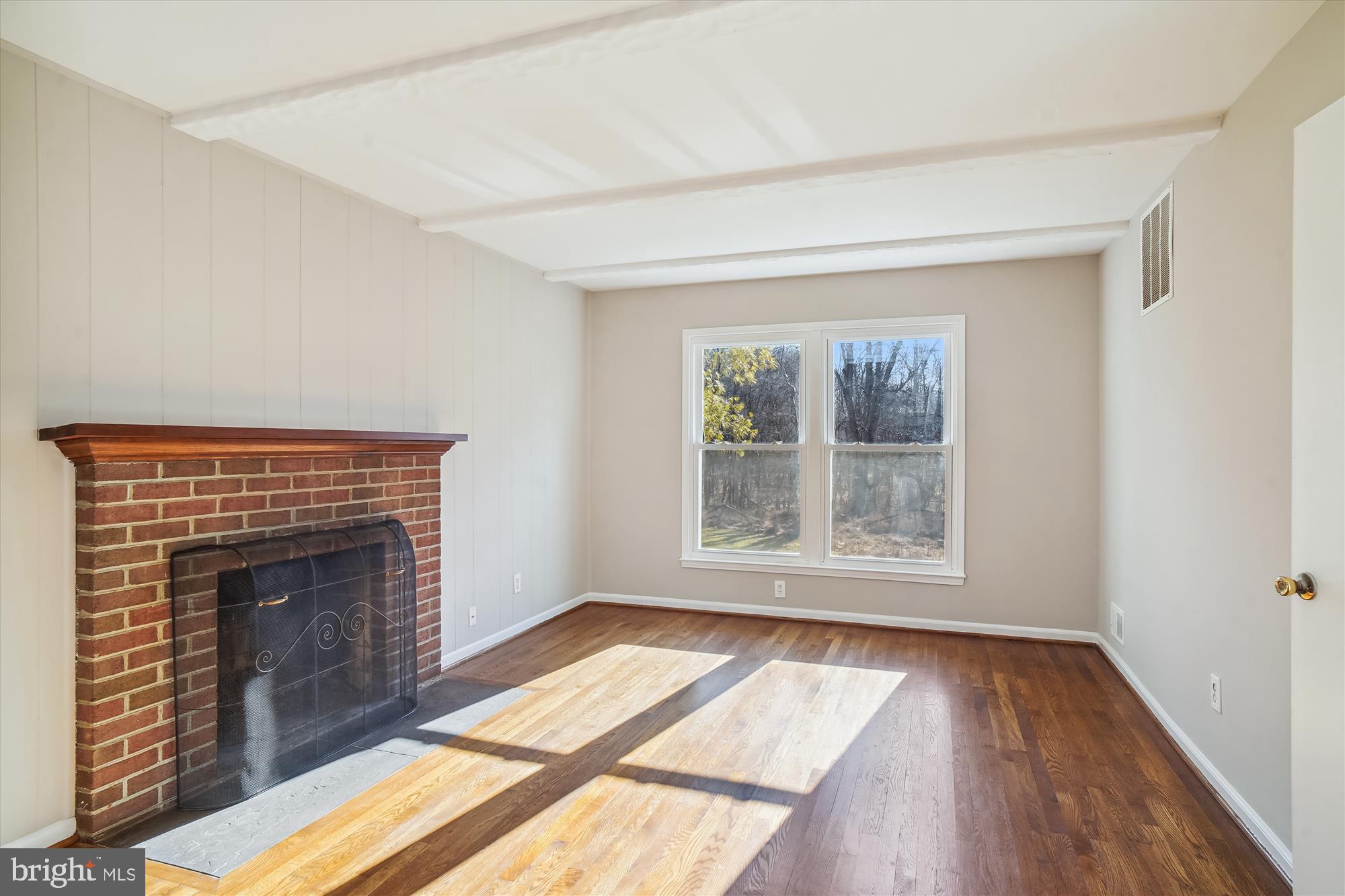 12243 St James Road Potomac, MD 20854 - Photo 15 of 68 Family Room