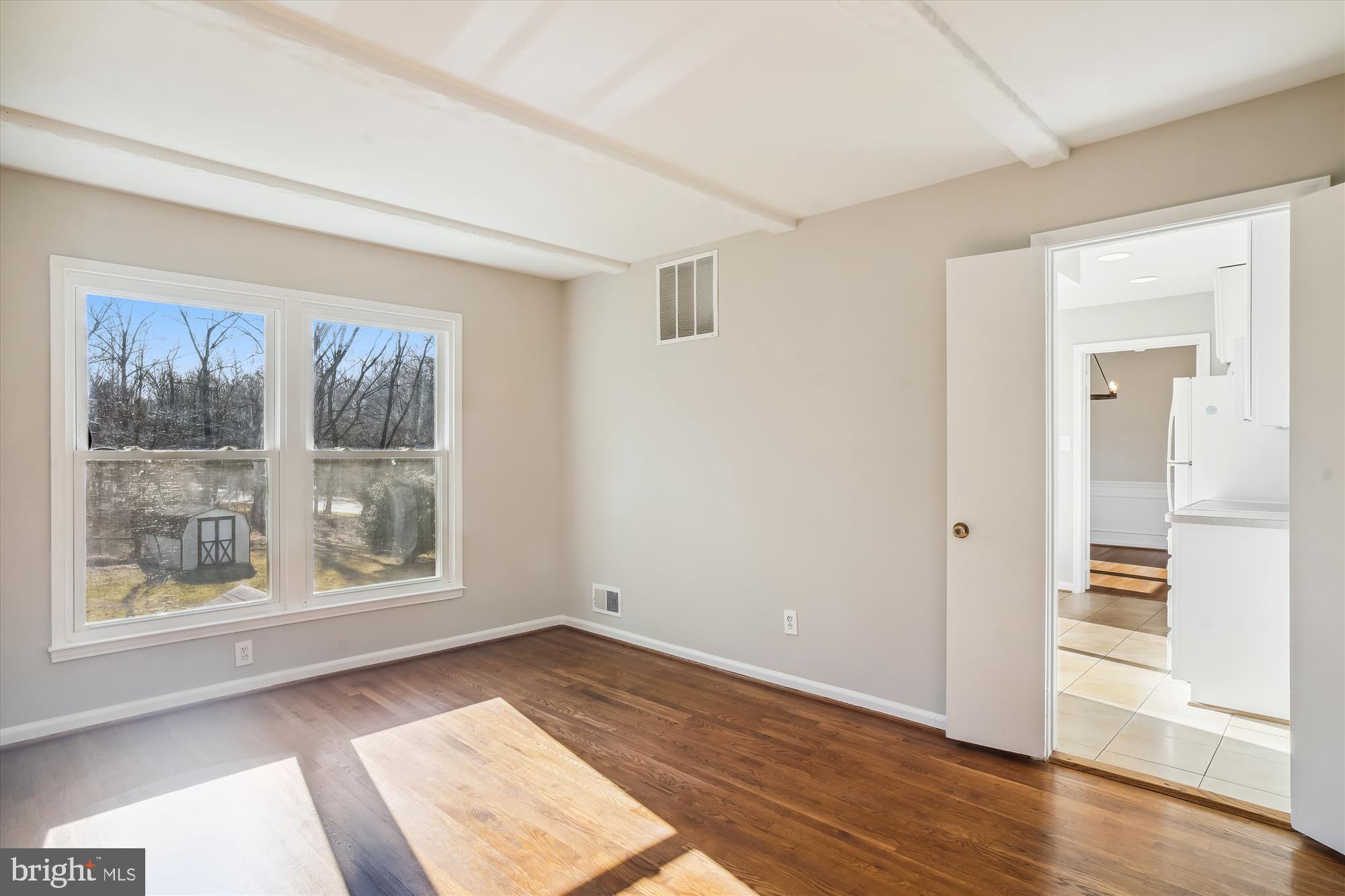 12243 St James Road Potomac, MD 20854 - Photo 16 of 68 Family Room