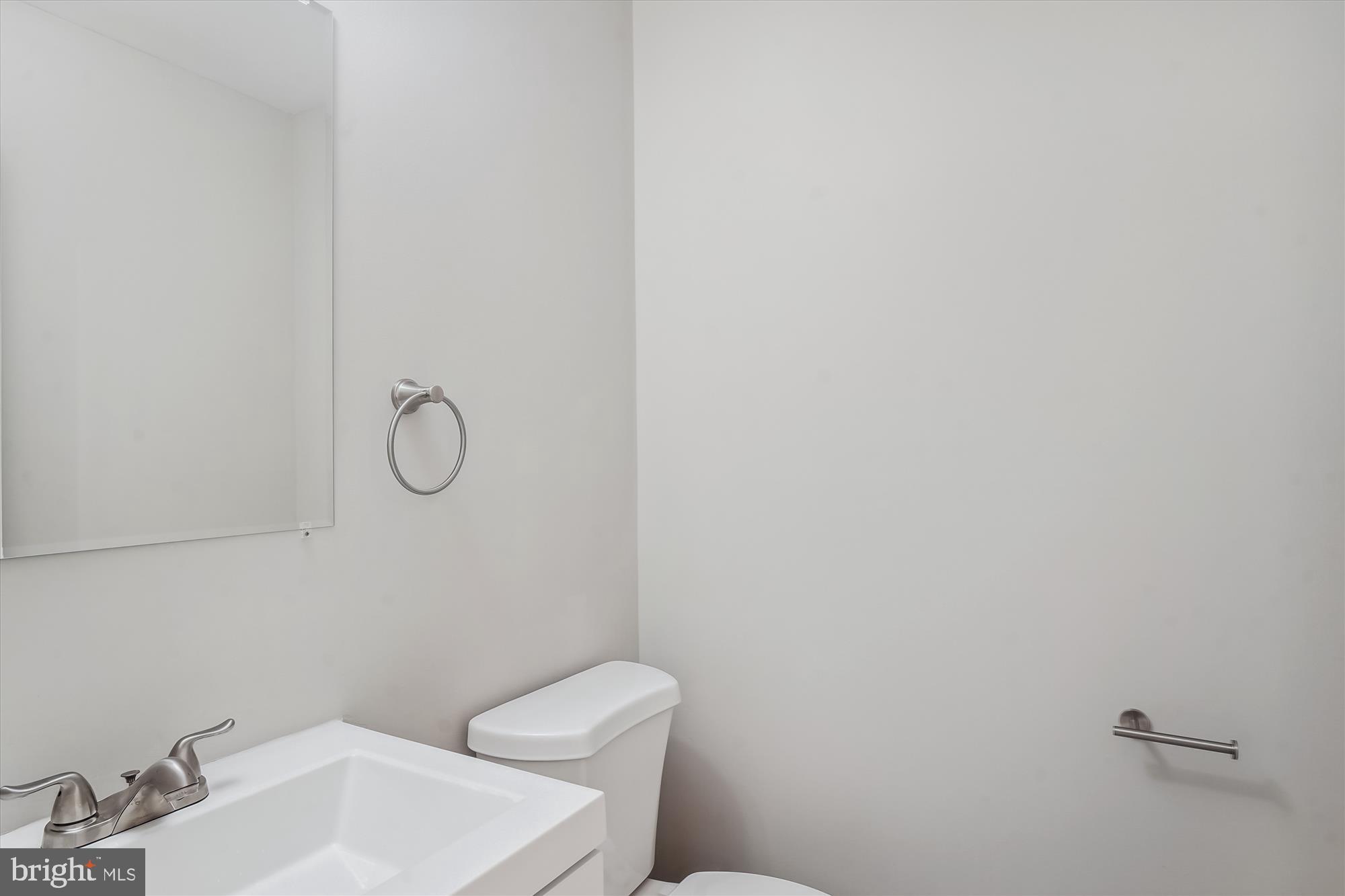 12243 St James Road Potomac, MD 20854 - Photo 21 of 68 Powder Room