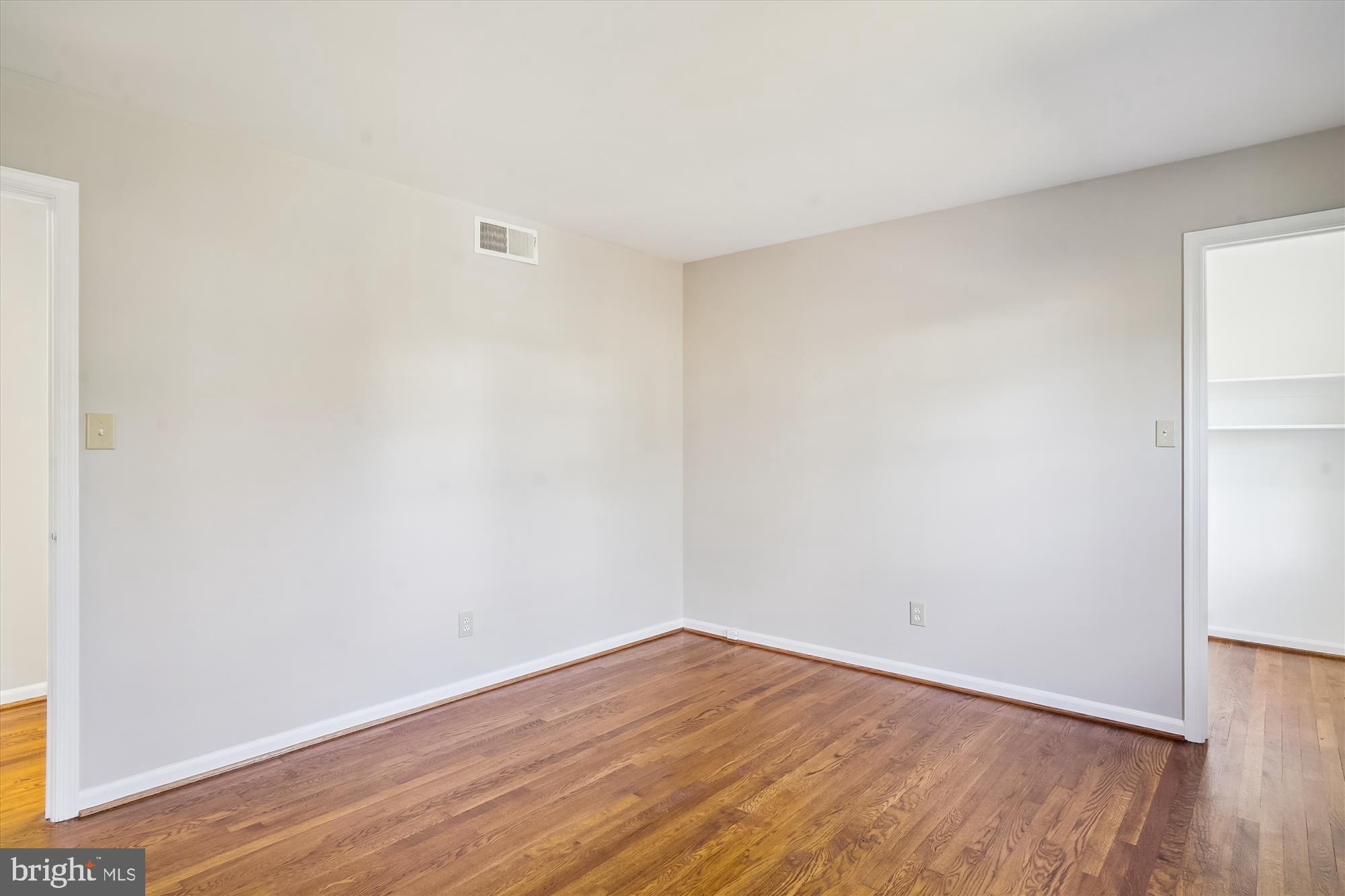 12243 St James Road Potomac, MD 20854 - Photo 35 of 68 Bedroom