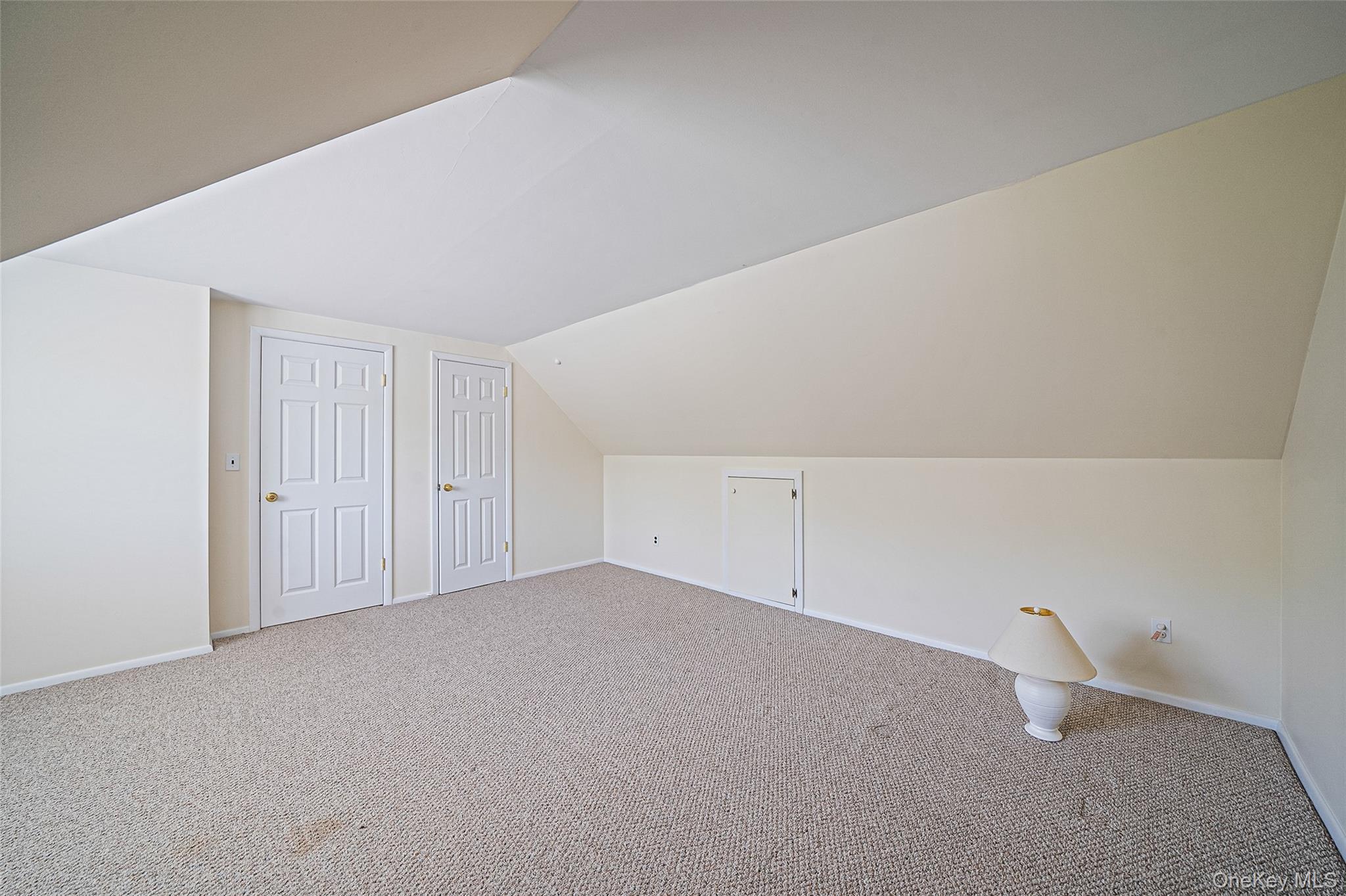 376 South Country Road East Patchogue, NY 11772 - Photo 26 of 36
