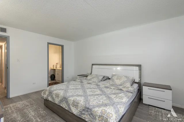 $289,900 | 15713 Orlan Brook Drive, Unit 100, Orland Park, IL 60462