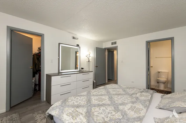 $289,900 | 15713 Orlan Brook Drive, Unit 100, Orland Park, IL 60462