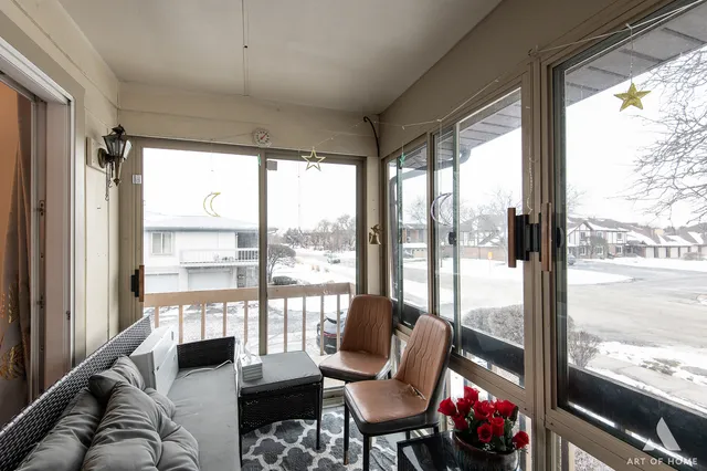 $289,900 | 15713 Orlan Brook Drive, Unit 100, Orland Park, IL 60462