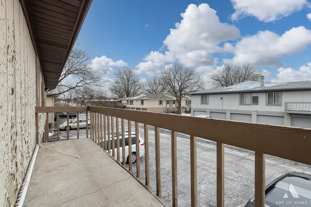 $289,900 | 15713 Orlan Brook Drive, Unit 100, Orland Park, IL 60462